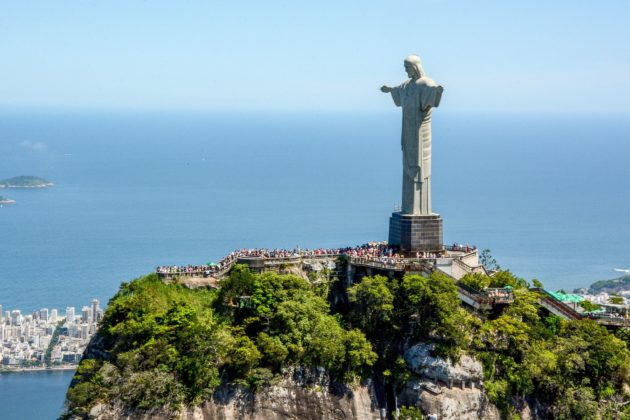 christ the redeemer statue of jesus christ in rio de janeiro brazil pic
