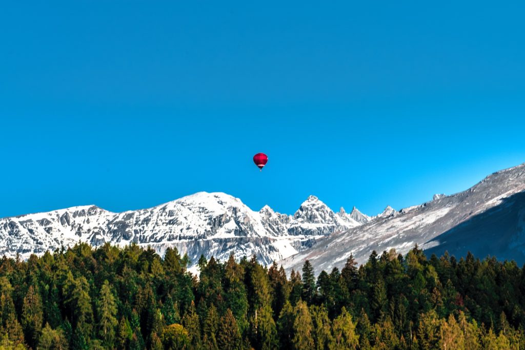 switzerlandi hot air balloon ride
